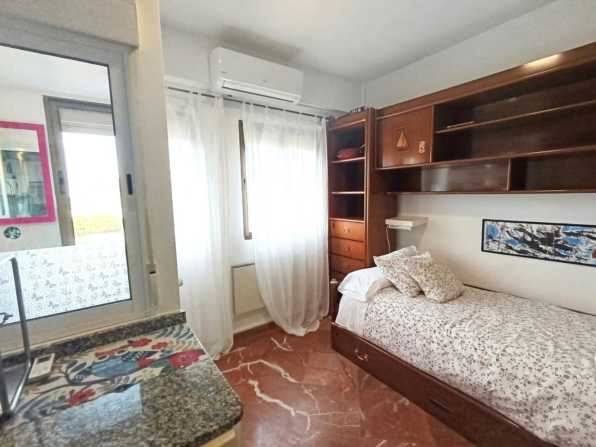 Bedroom of Flat to rent in  Sevilla Capital  with Air Conditioner