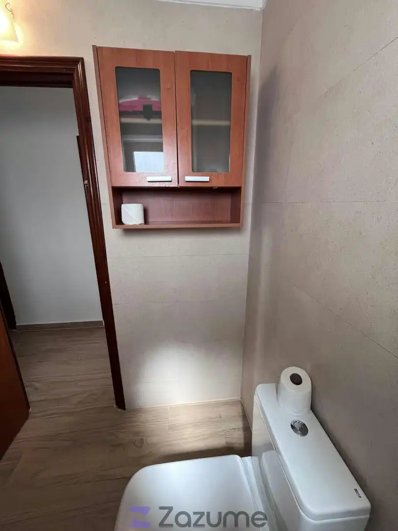 Bathroom of Flat for rent in Torrevieja  with Air Conditioner, Furnished and Oven