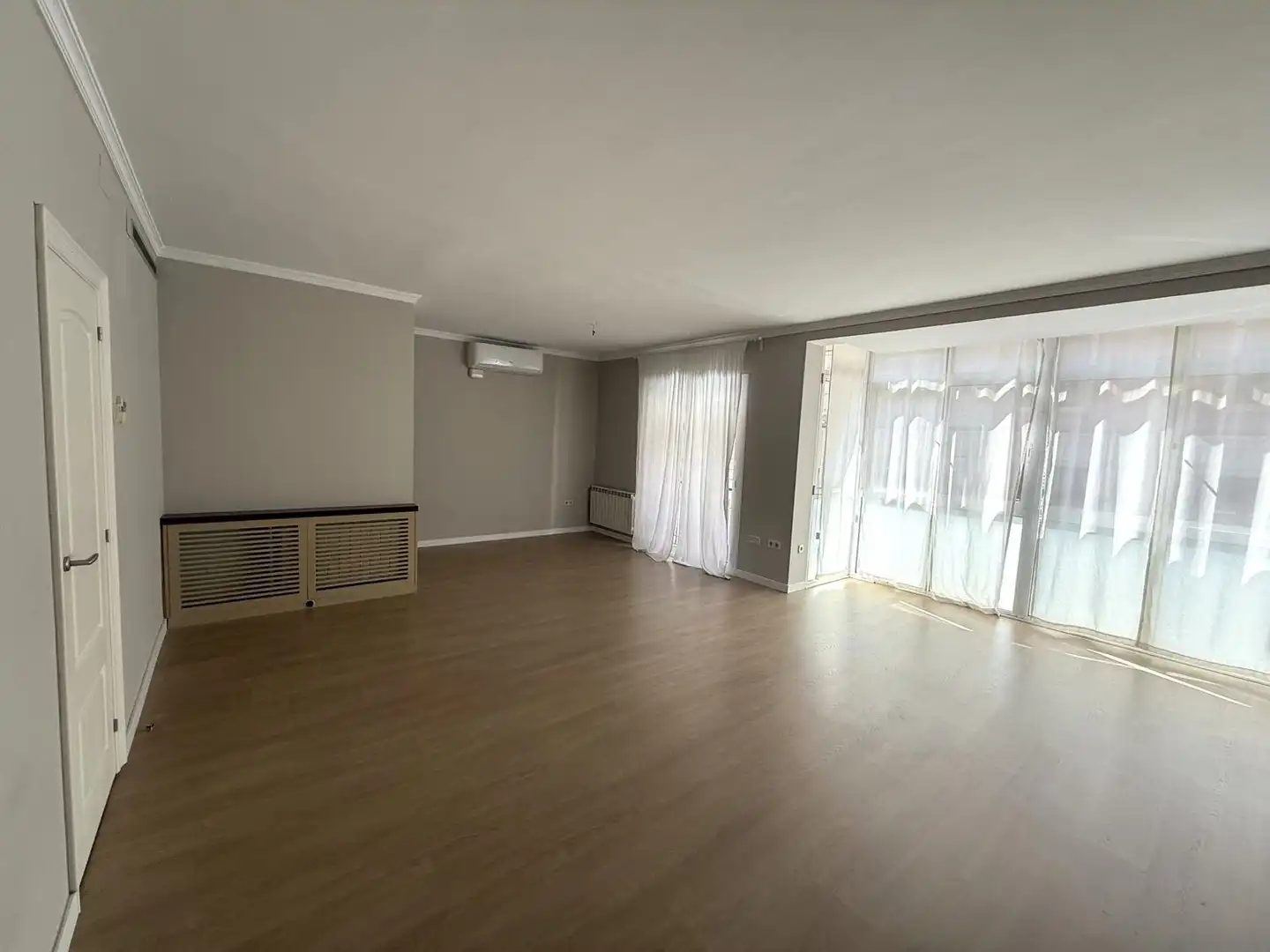 Living room of Flat for sale in Barcelona  with Air Conditioner, Heating and Furnished