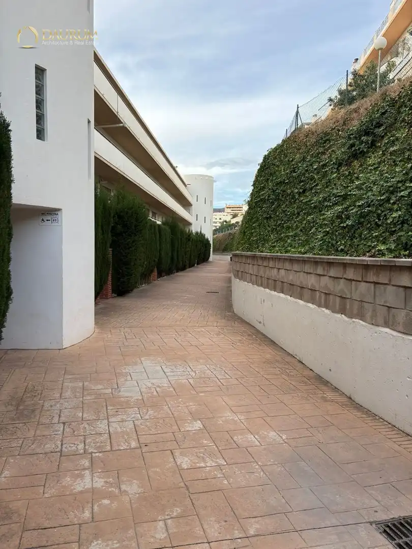 Vista exterior de Pis en venda en Rincón de la Victoria amb Terrassa, Piscina i Piscina comunitària