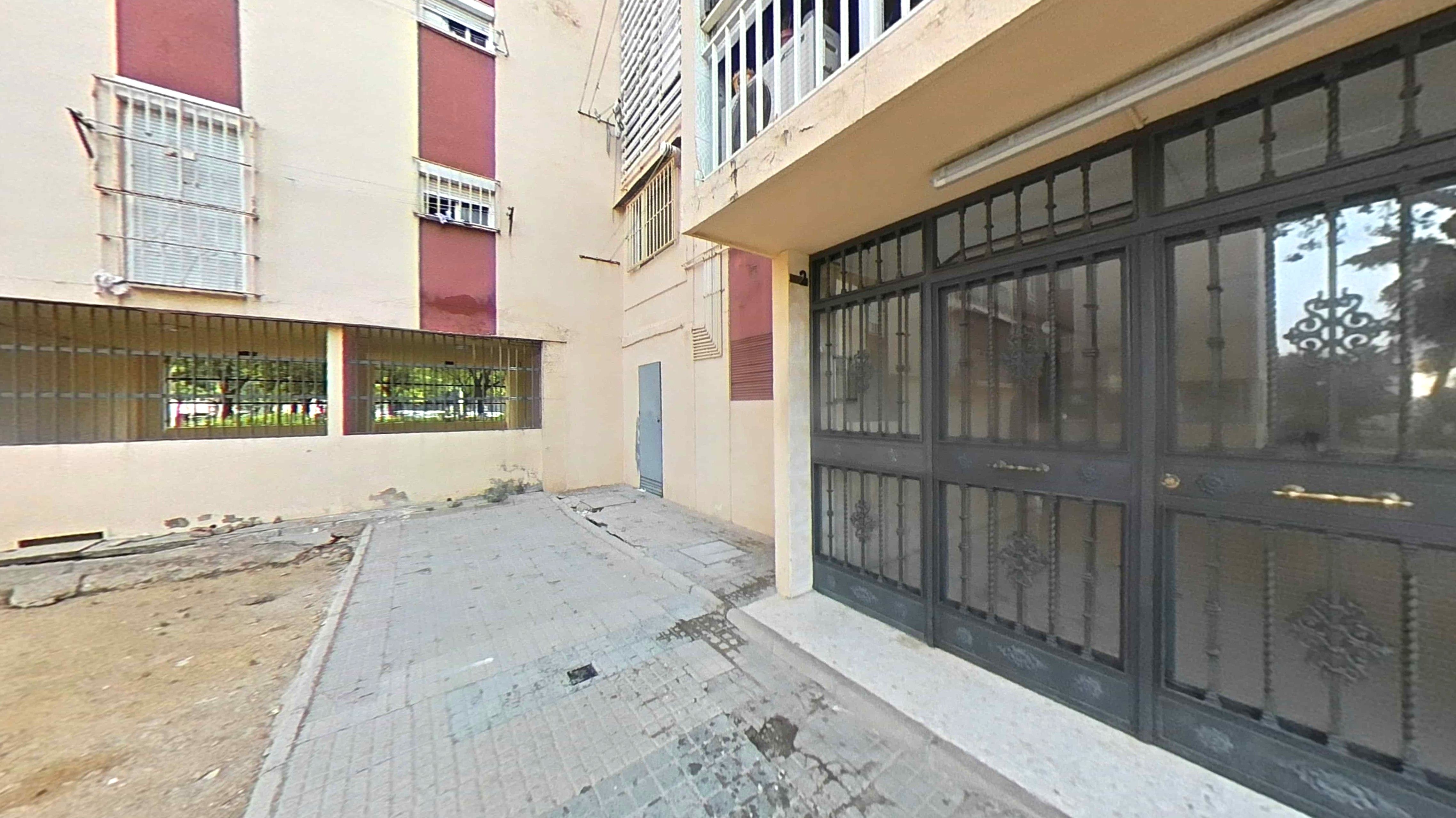 Vista exterior de Pis en venda en  Sevilla Capital amb Balcó