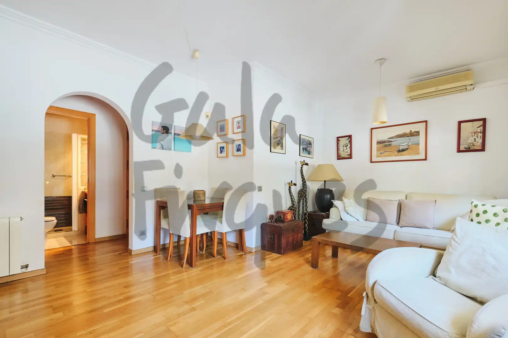 Sala de estar de Piso en venta en Barcelona con Aire acondicionado, Calefacción y Parquet