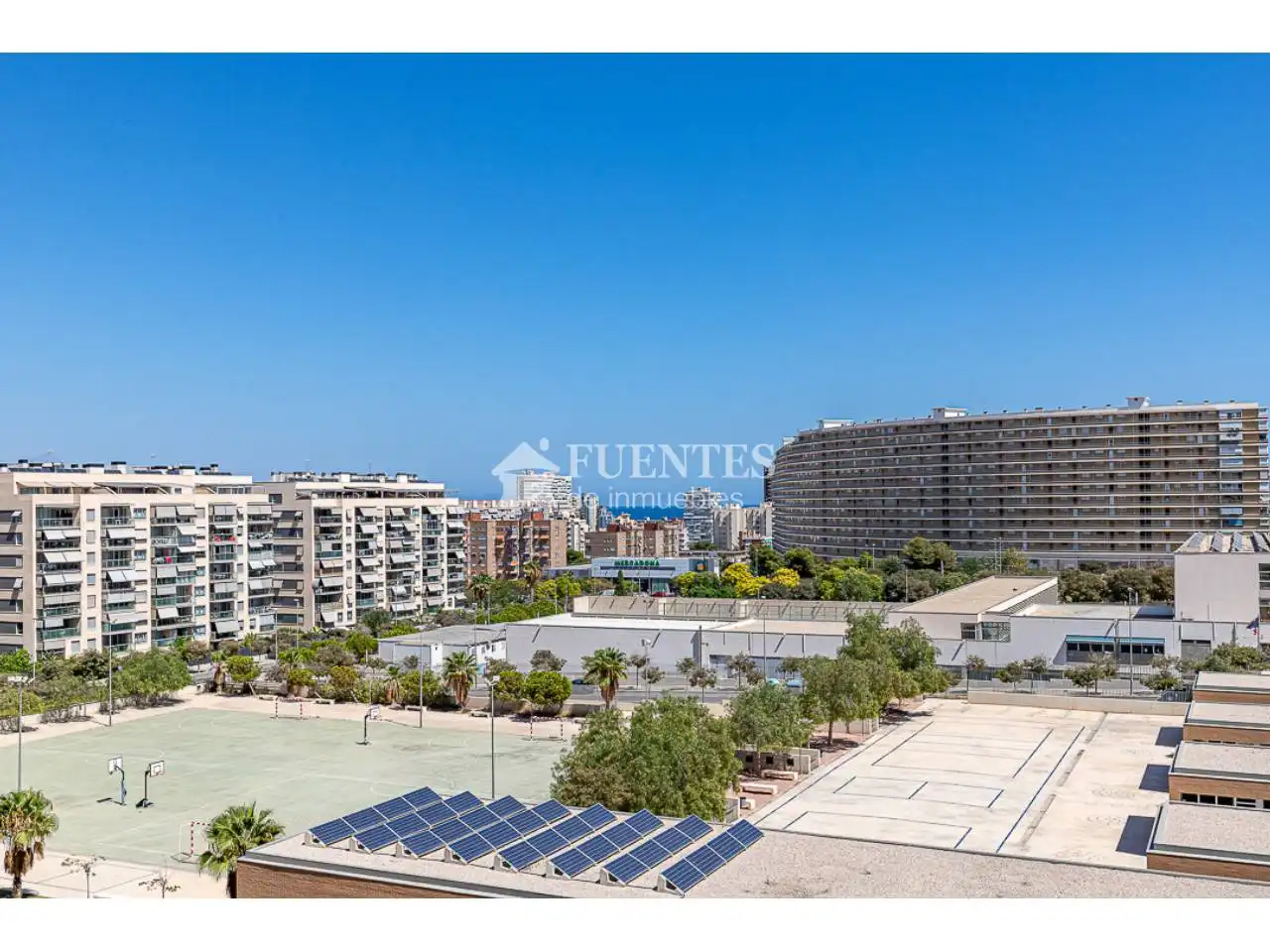 Exterior view of Flat for sale in Alicante / Alacant  with Furnished, Balcony and Alarm