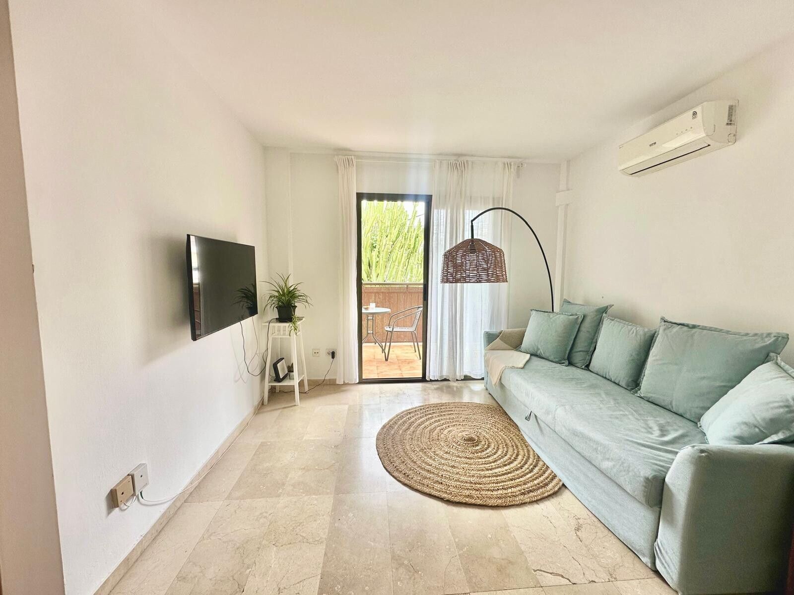 Living room of Flat to rent in Calvià  with Air Conditioner, Furnished and Pets allowed