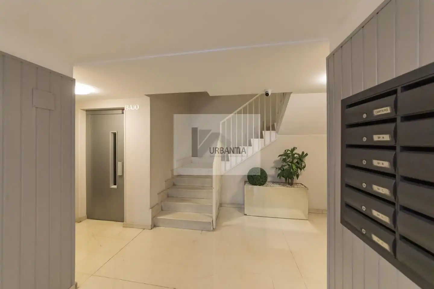 Piso en venta en  Pamplona / Iruña con Calefacción, Parquet y Trastero