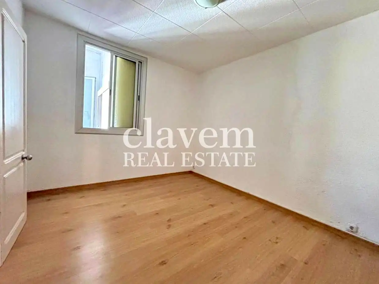 Wohnung zum Verkauf in Montgat mit Klimaanlage und Terrasse