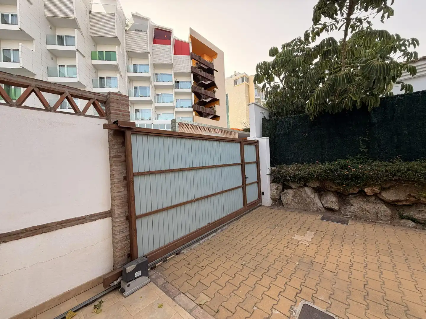 Parkplatz von Haus oder Chalet zum Verkauf in Benalmádena mit Klimaanlage, Heizung und Privatgarten