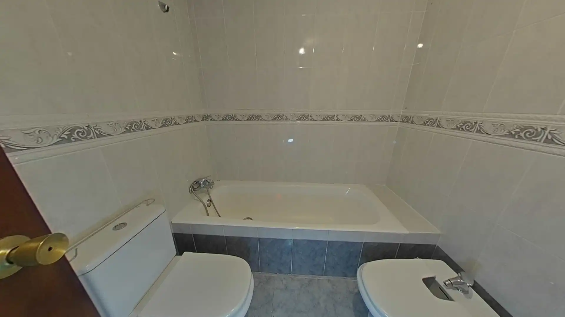 Baño de Piso en venta en Zaragoza con Calefacción