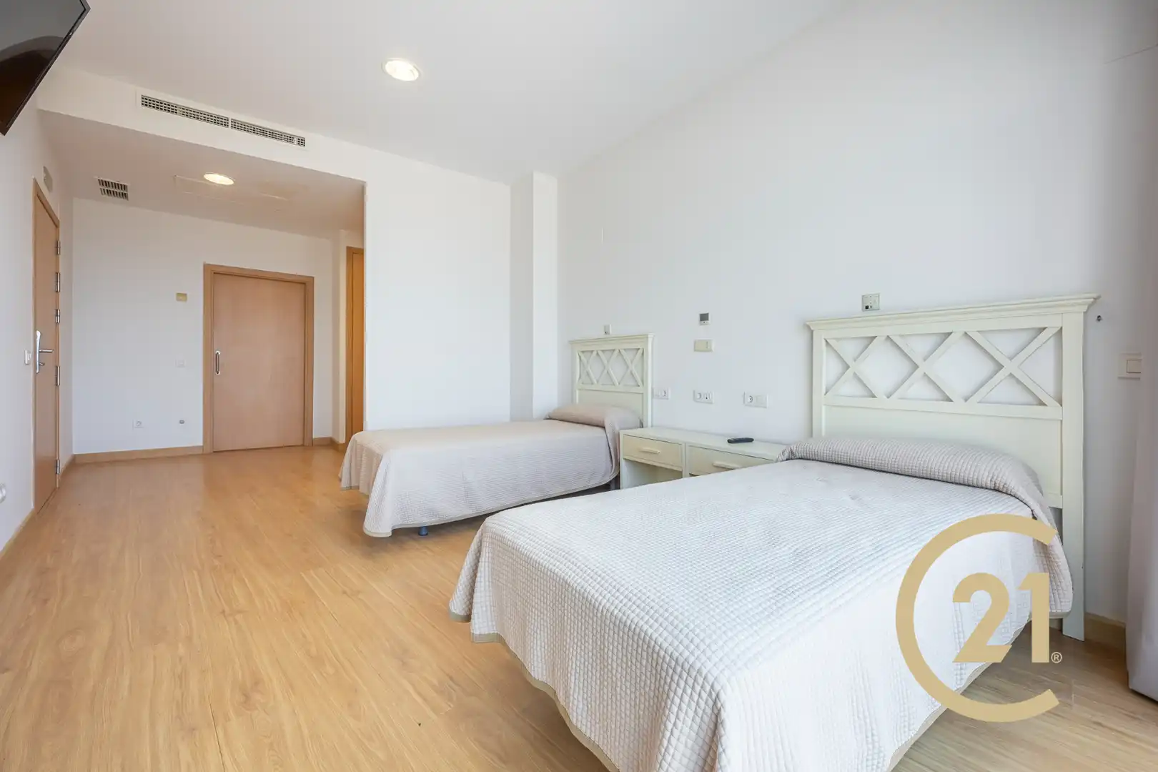 Bedroom of Buildings for sale in Estepona  with Community pool