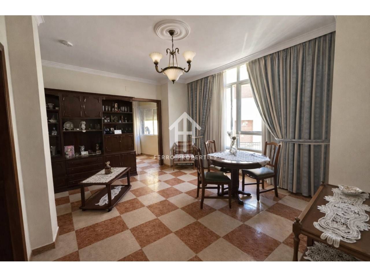 Menjador de Pis en venda en Loja amb Terrassa, Moblat i Balcó