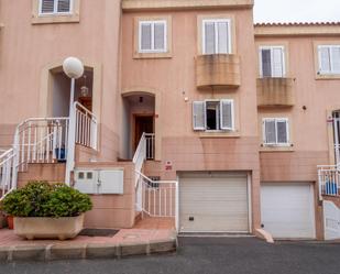 Vista exterior de Casa adosada de lloguer amb opció a compra en Las Palmas de Gran Canaria amb Terrassa i Balcó