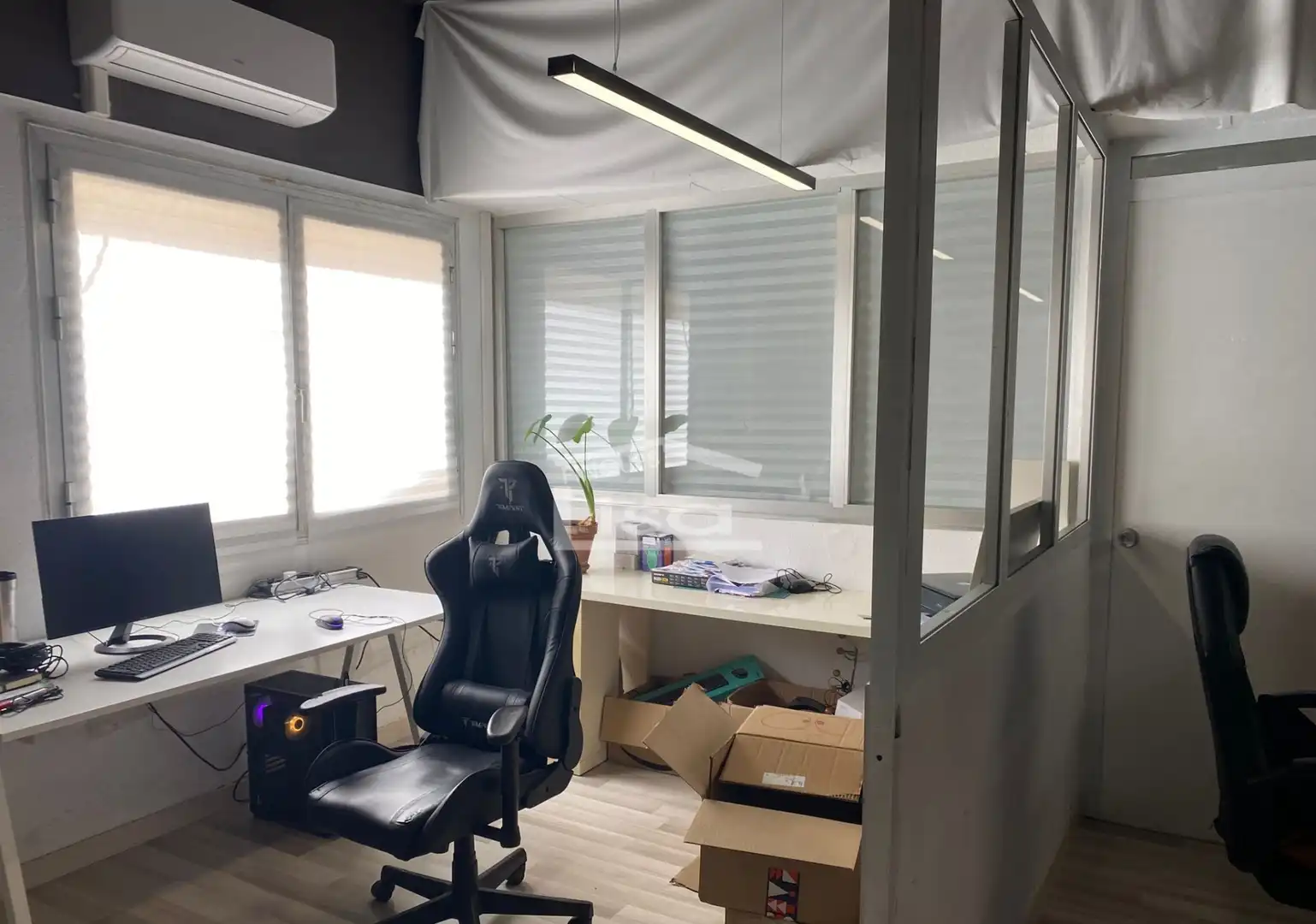 Commercial properties for sale in Barcelona  with Air Conditioner