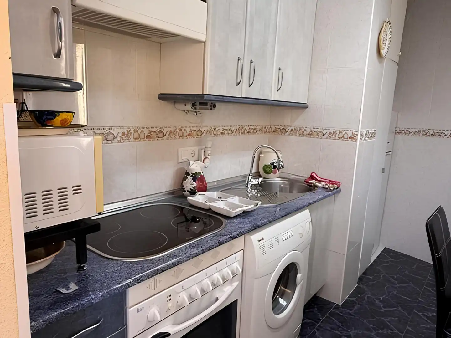 Cocina de Apartamento en venta en Benidorm con Aire acondicionado, Calefacción y Jardín privado
