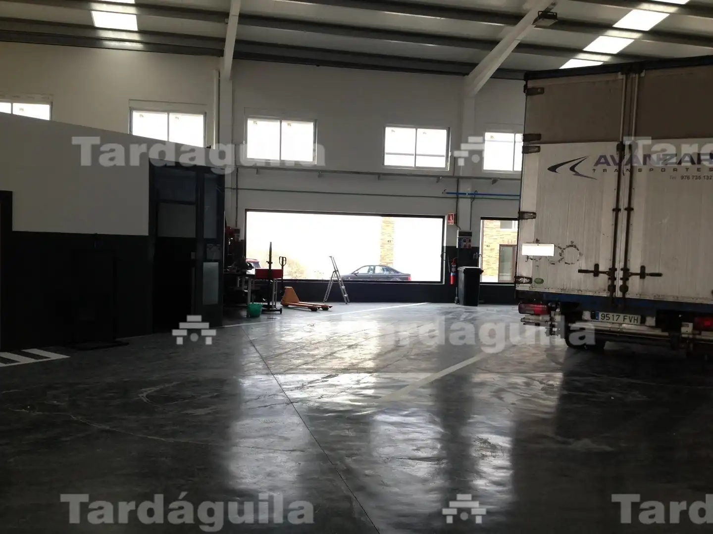 Industrial building for sale in Villares de la Reina, imagen 7