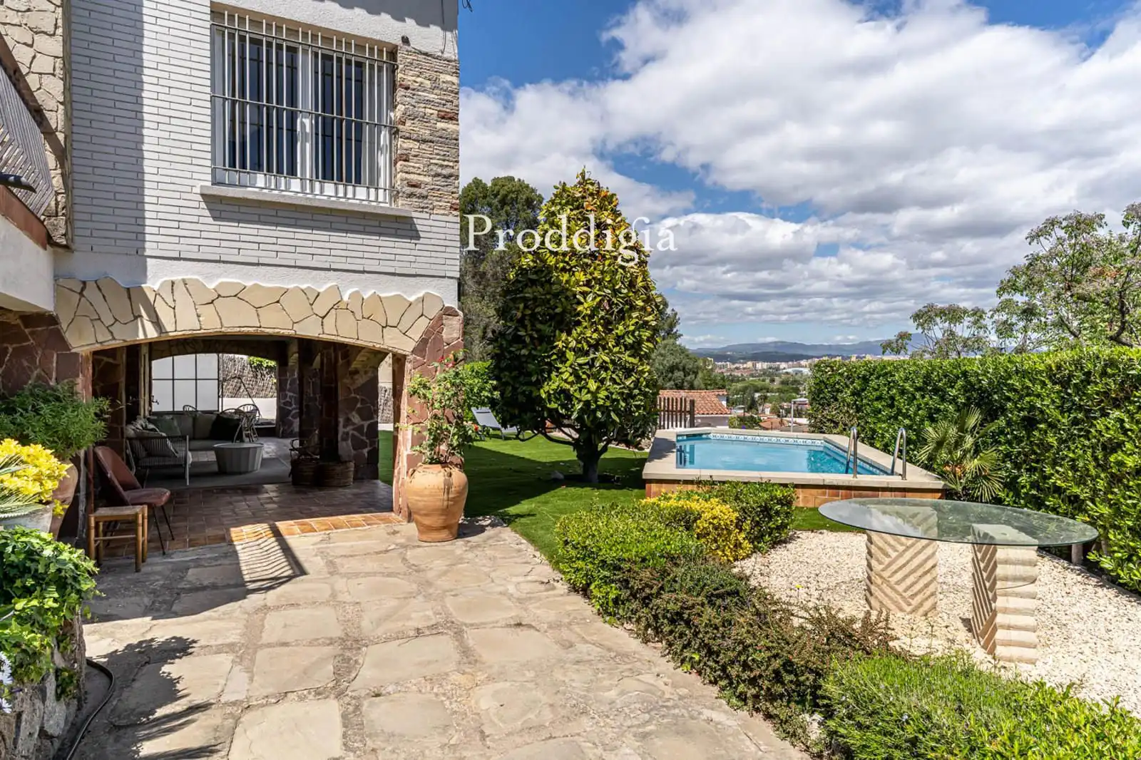 Vista exterior de Casa o xalet de lloguer en Sant Cugat del Vallès amb Aire condicionat, Calefacció i Piscina