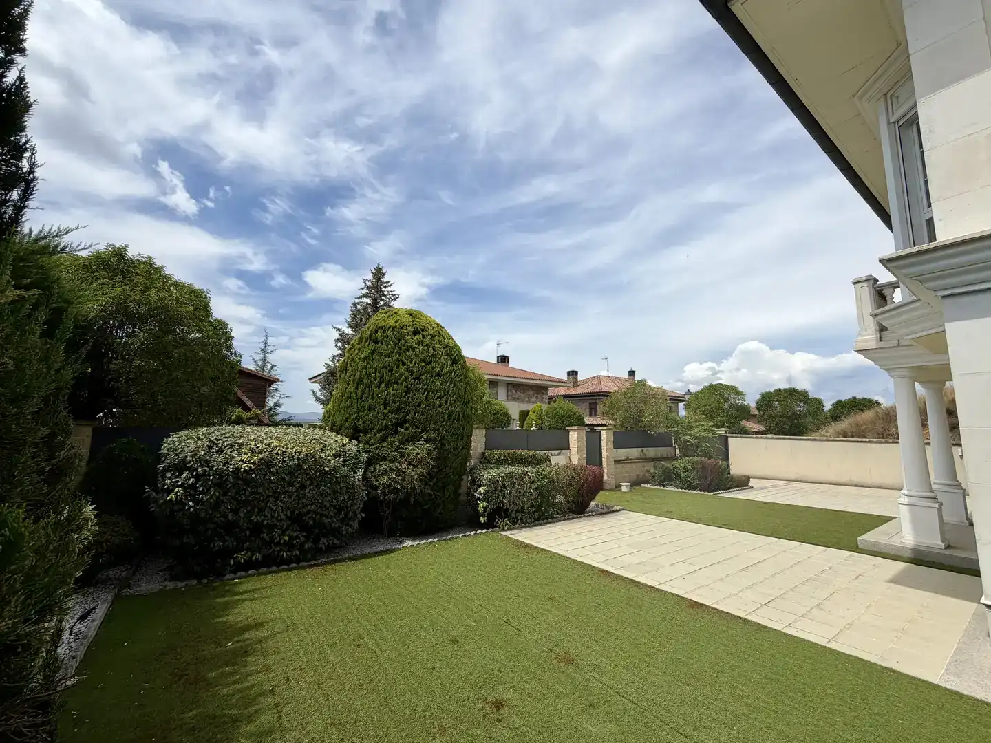 Terrassa de Casa o xalet en venda en Garray amb Jardí privat, Parquet i Piscina