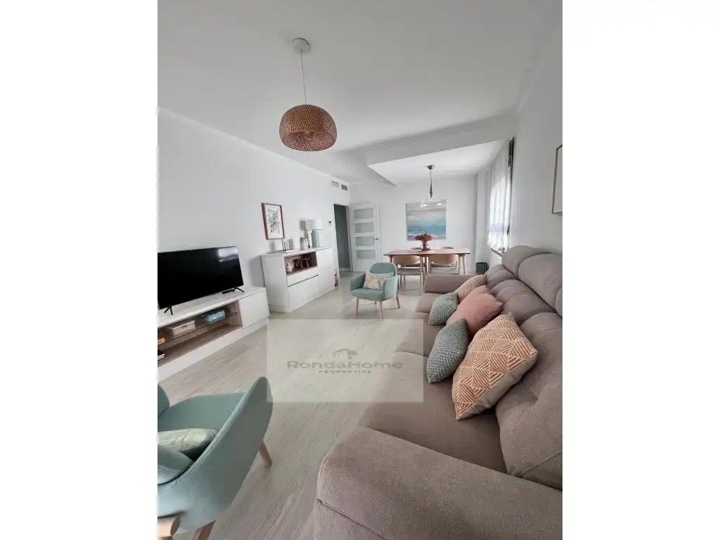 Flat with pool to rent in Avenida Victoria Kent, imagen 2