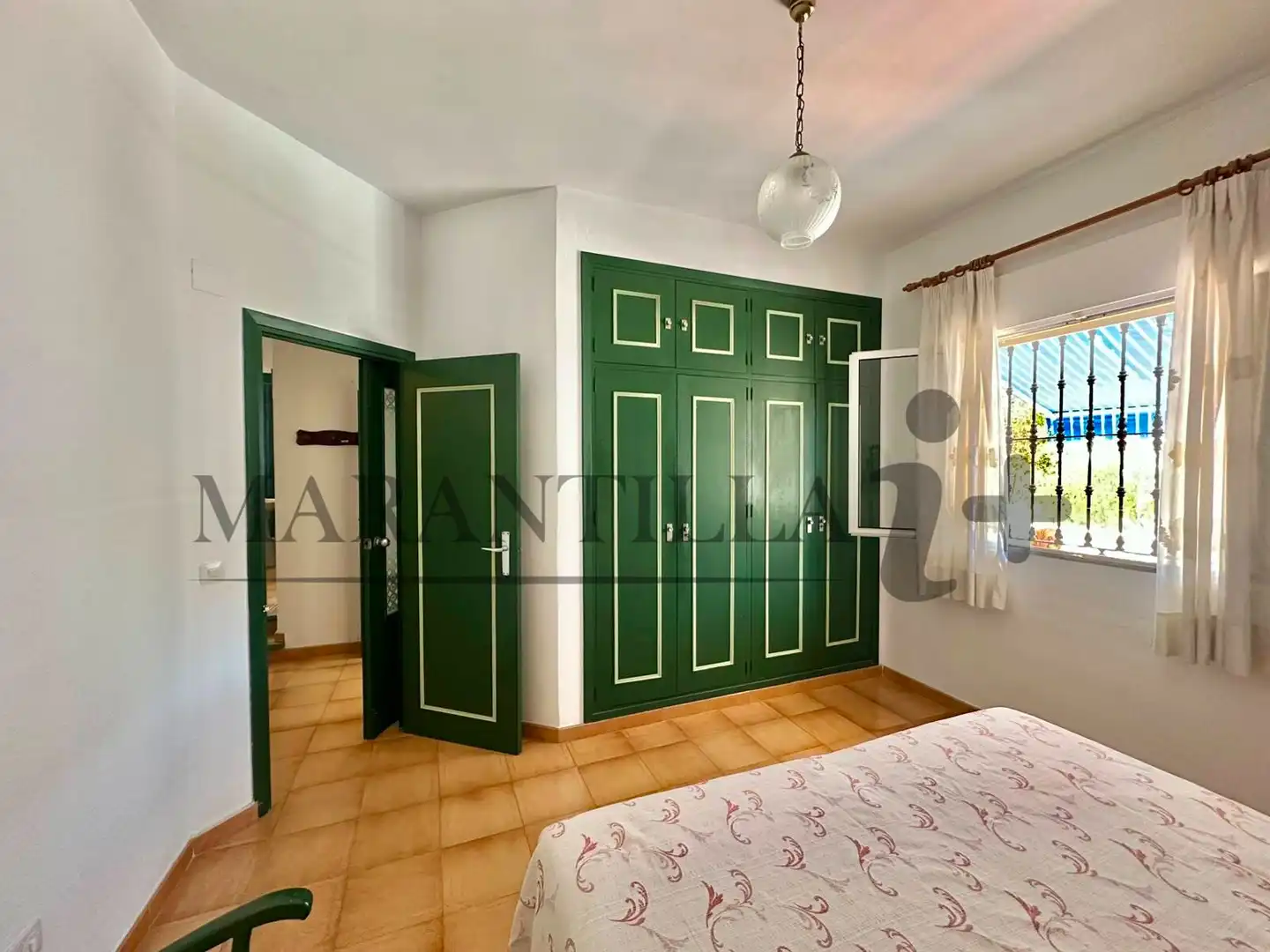 Dormitori de Casa o xalet en venda en Islantilla amb Jardí privat, Terrassa i Traster