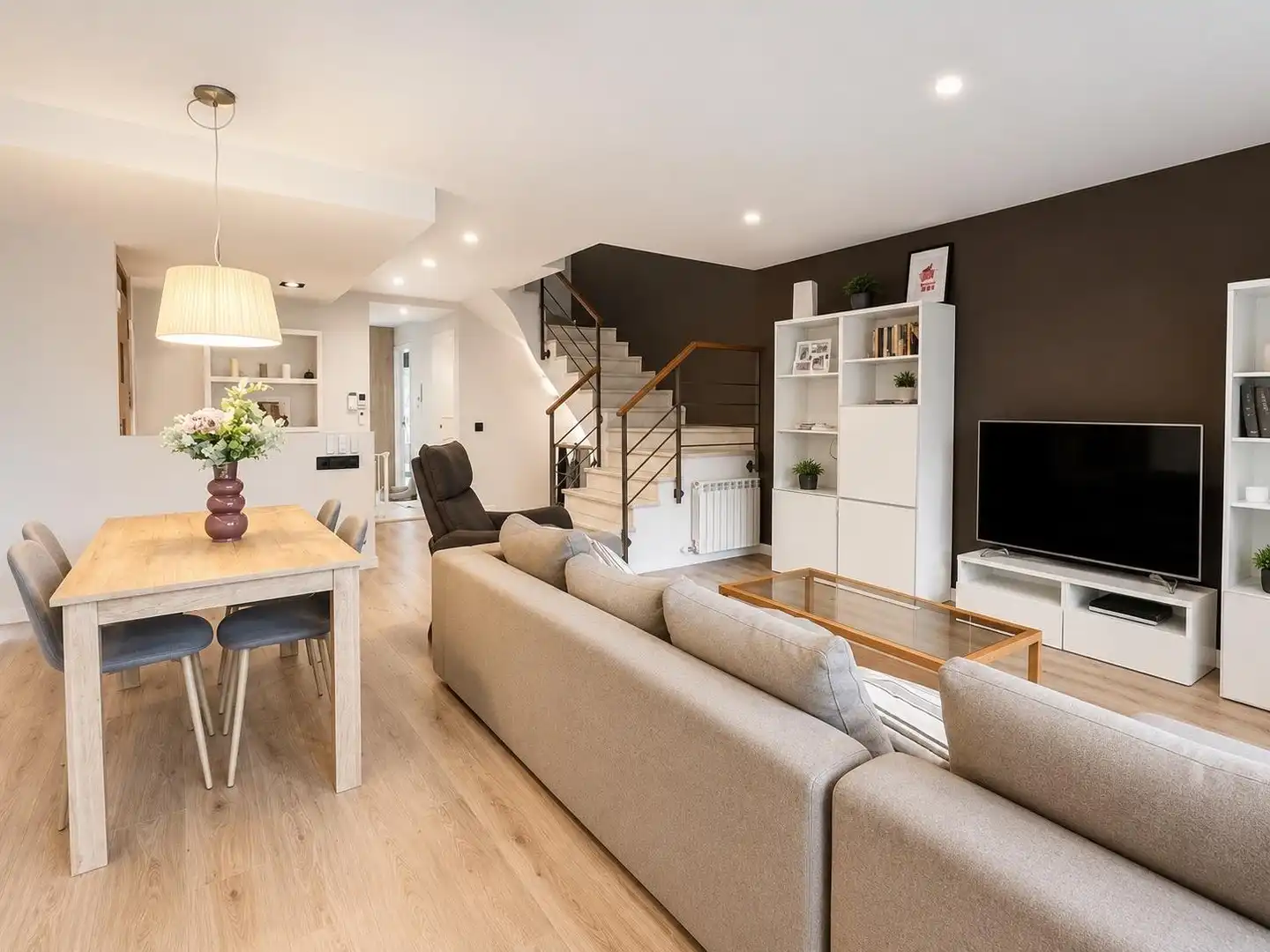 Living room of Houses for sale in Argentona  with Air Conditioner, Heating and Parquet flooring
