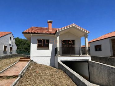 Villa con piscina in vendita a Lugar Eidos de abaixo 17 PARCELA 1