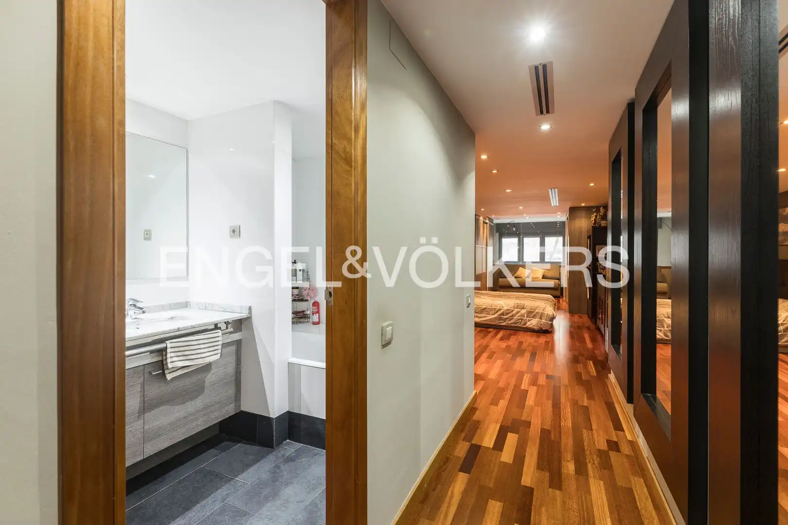 Duplexes for sale in Barcelona  with Heating, Parquet flooring and Furnished
