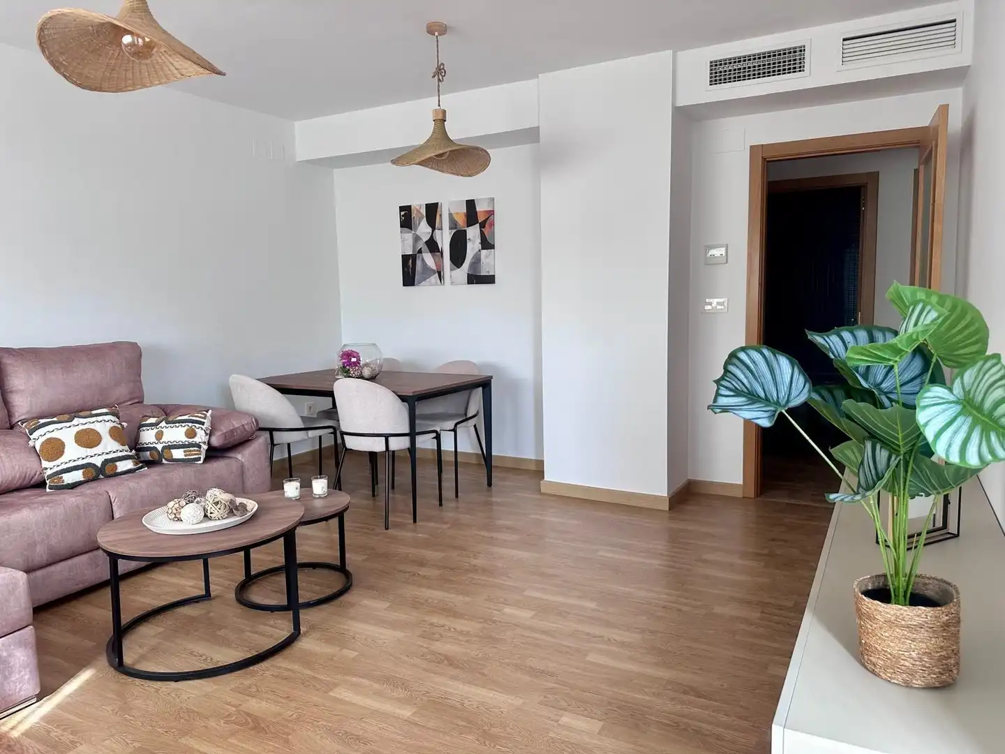 Sala d'estar de Pis de lloguer en Atarfe amb Aire condicionat, Traster i Moblat