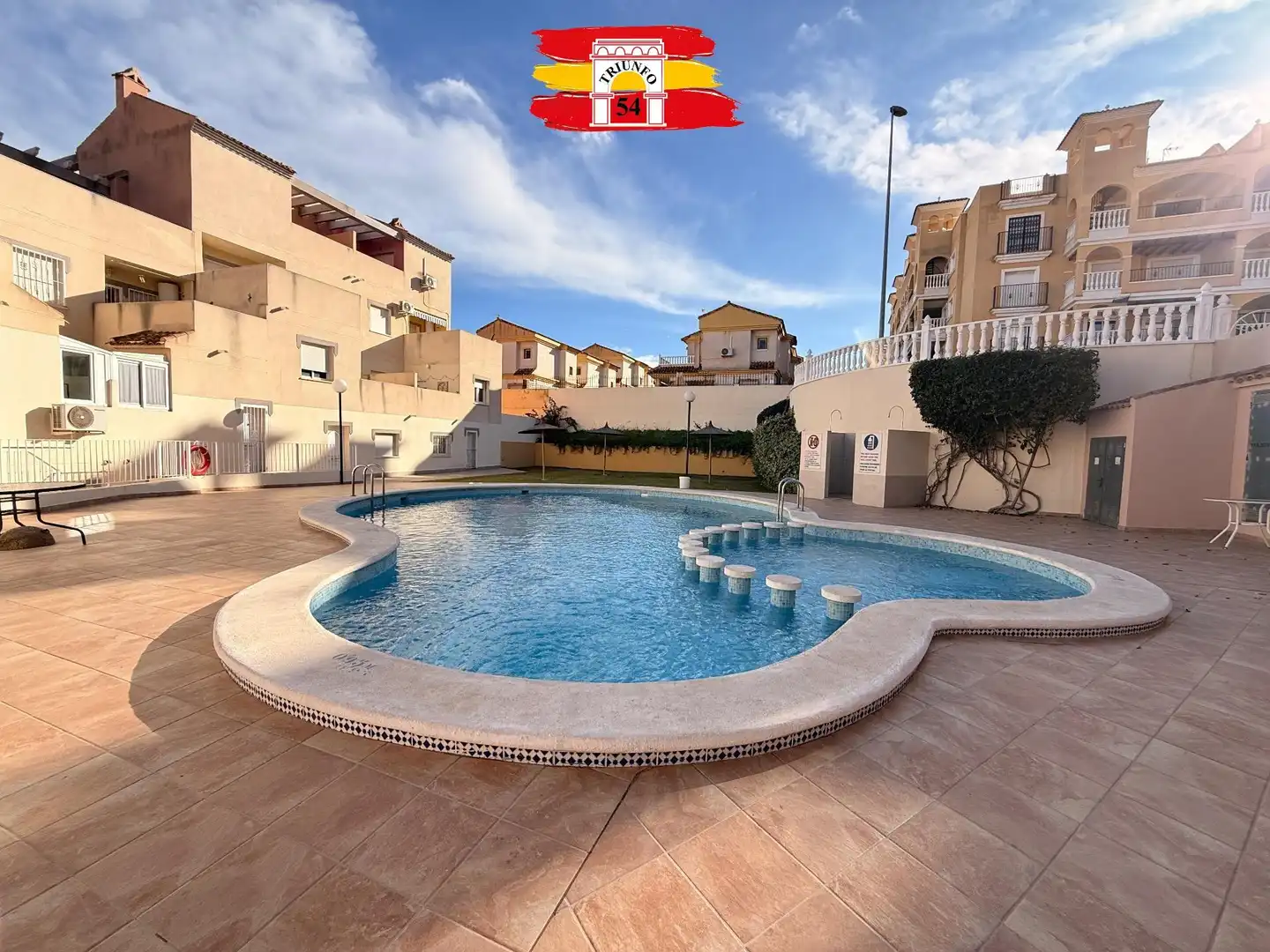 Piscina de Planta baja en venta en Orihuela con Calefacción, Jardín privado y Trastero