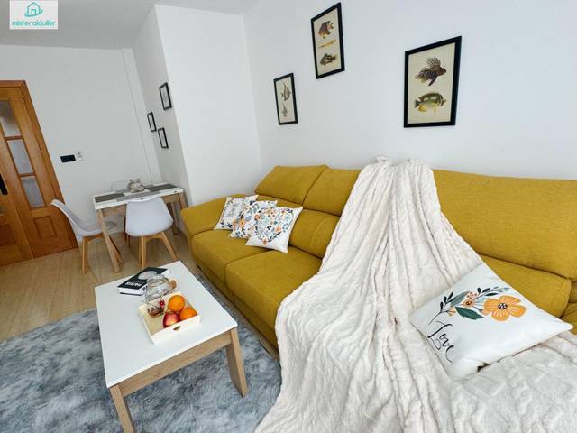 Apartamento en Alquiler en  CARRER LA MAR, 12 en Campello Playa