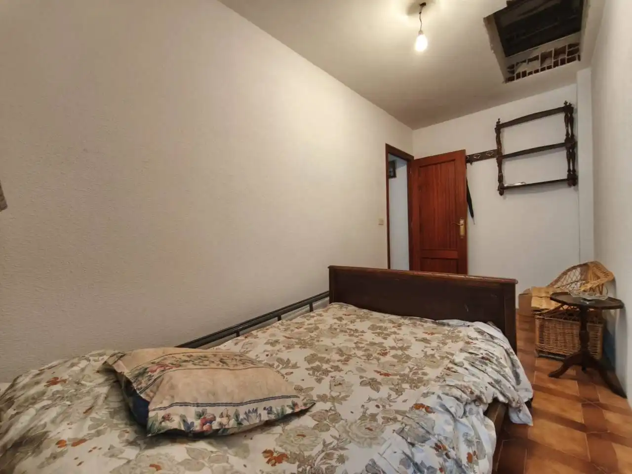 Bedroom of Houses for sale in Pedrosa de Río Úrbel  with Heating and Parquet flooring