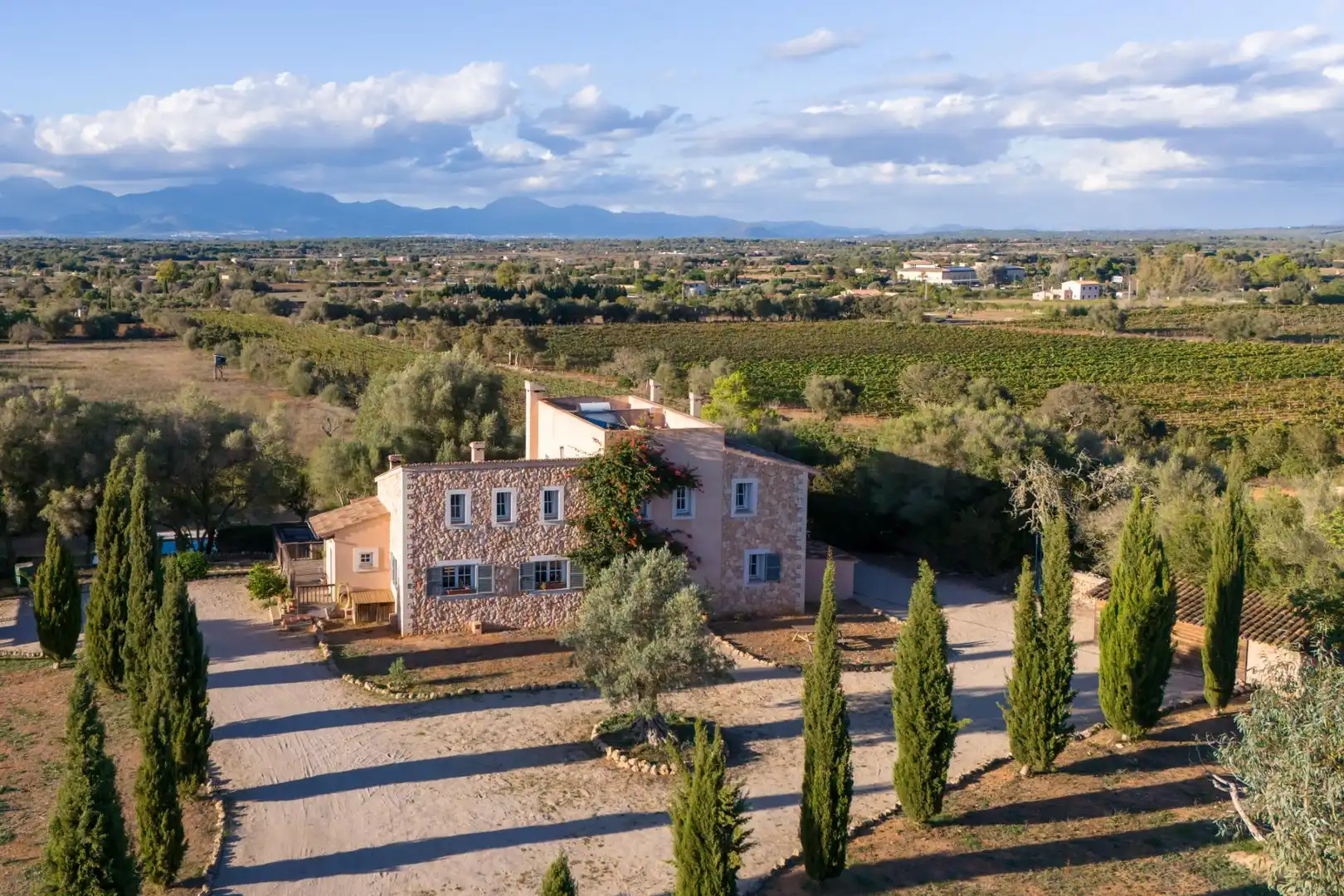 Casa rústica amb terrassa en venda a Algaida