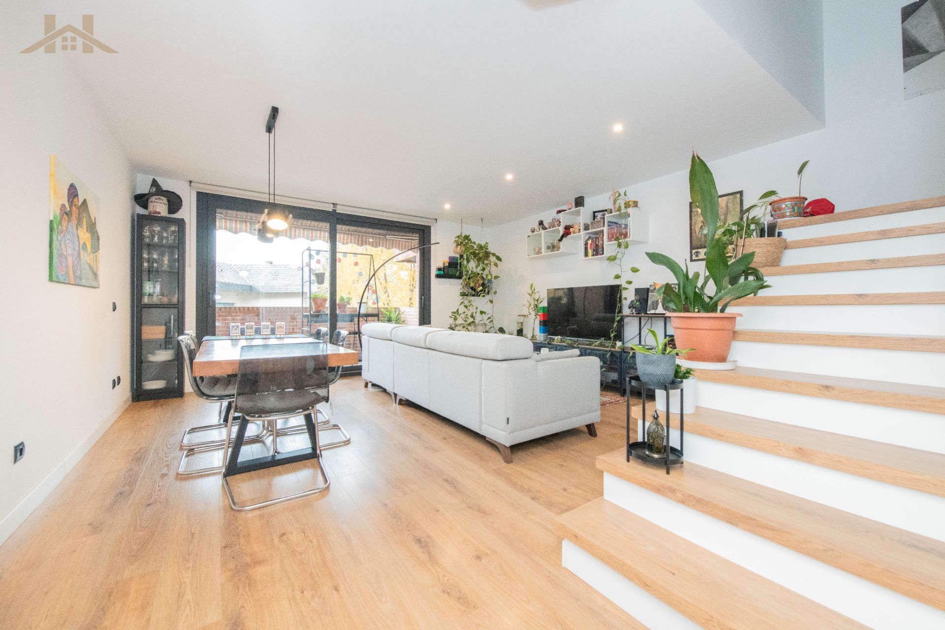 Sala de estar de Casa adosada en venta en Villaviciosa de Odón con Aire acondicionado, Jardín privado y Terraza