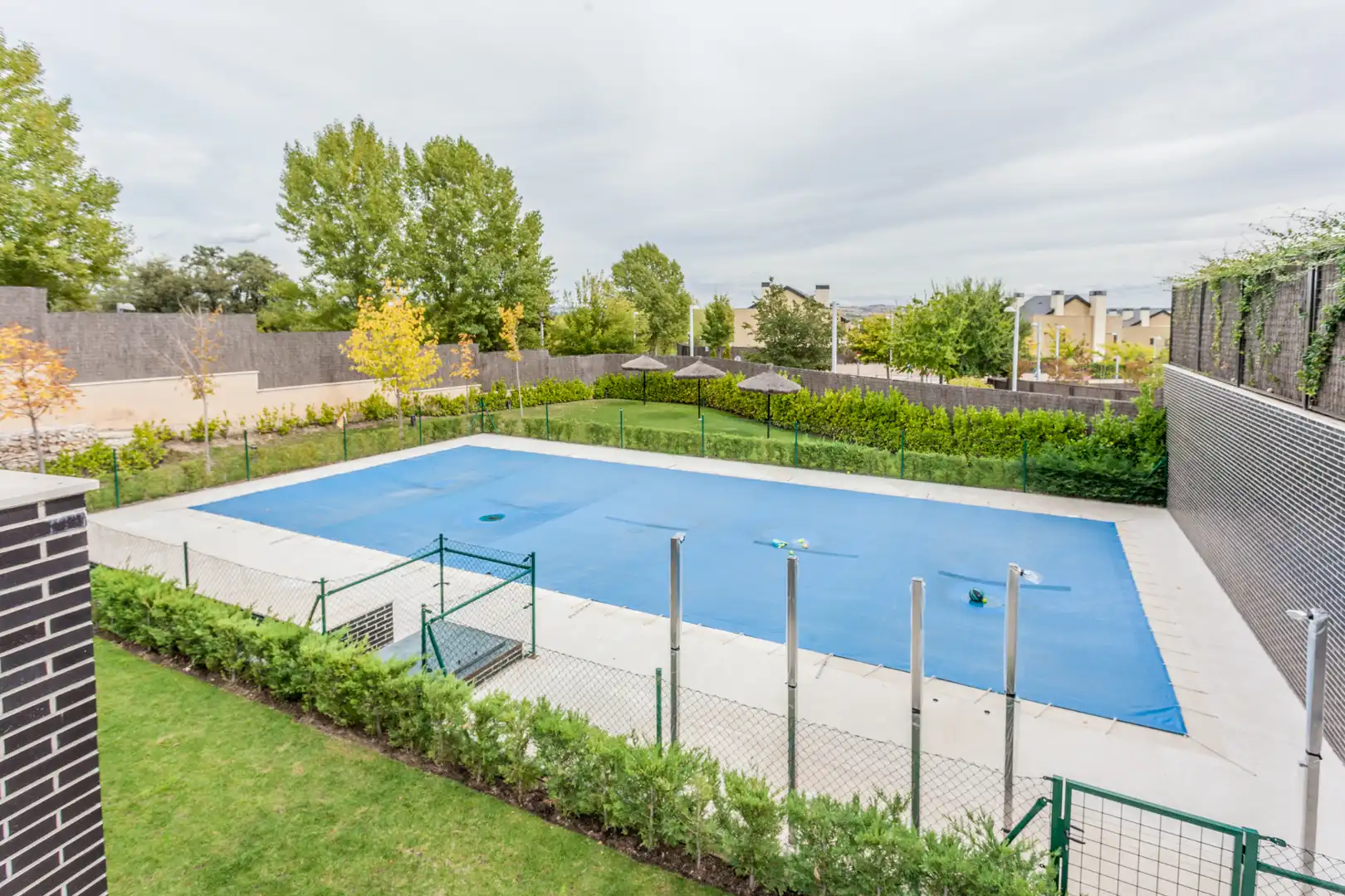Schwimmbecken von Maisonette zum Verkauf in Fuente del Fresno mit Klimaanlage, Heizung und Abstellraum