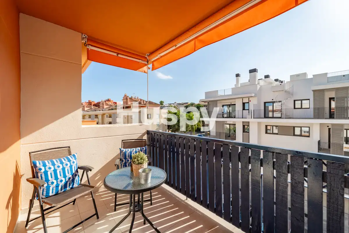 Wohnung mit Balkon zum Verkauf in Calle Carlos Cano