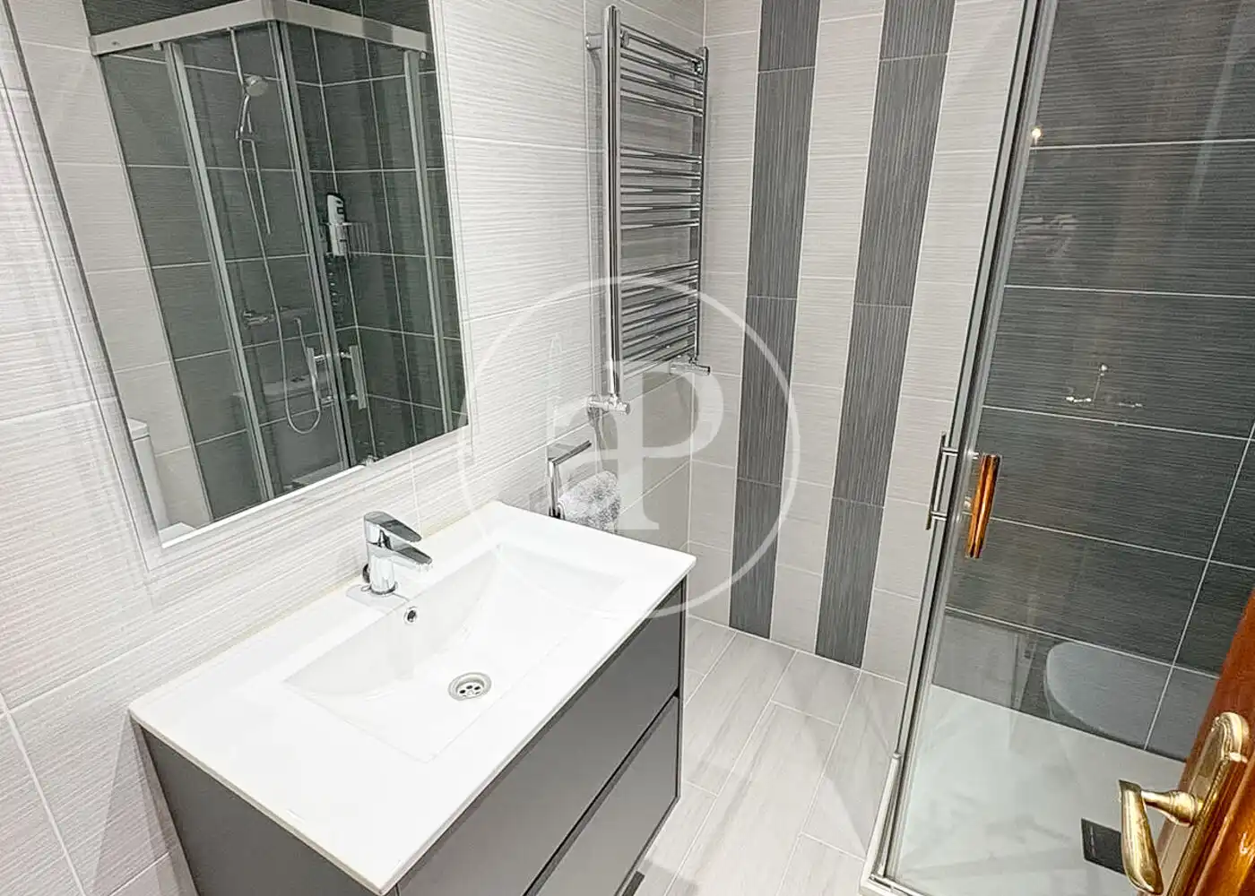 Baño de Piso en venta en Fuencarral - El Pardo