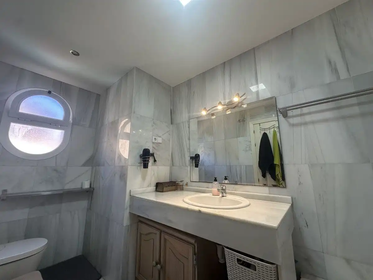 Bany de Casa o xalet en venda en Mijas amb Aire condicionat, Jardí privat i Terrassa