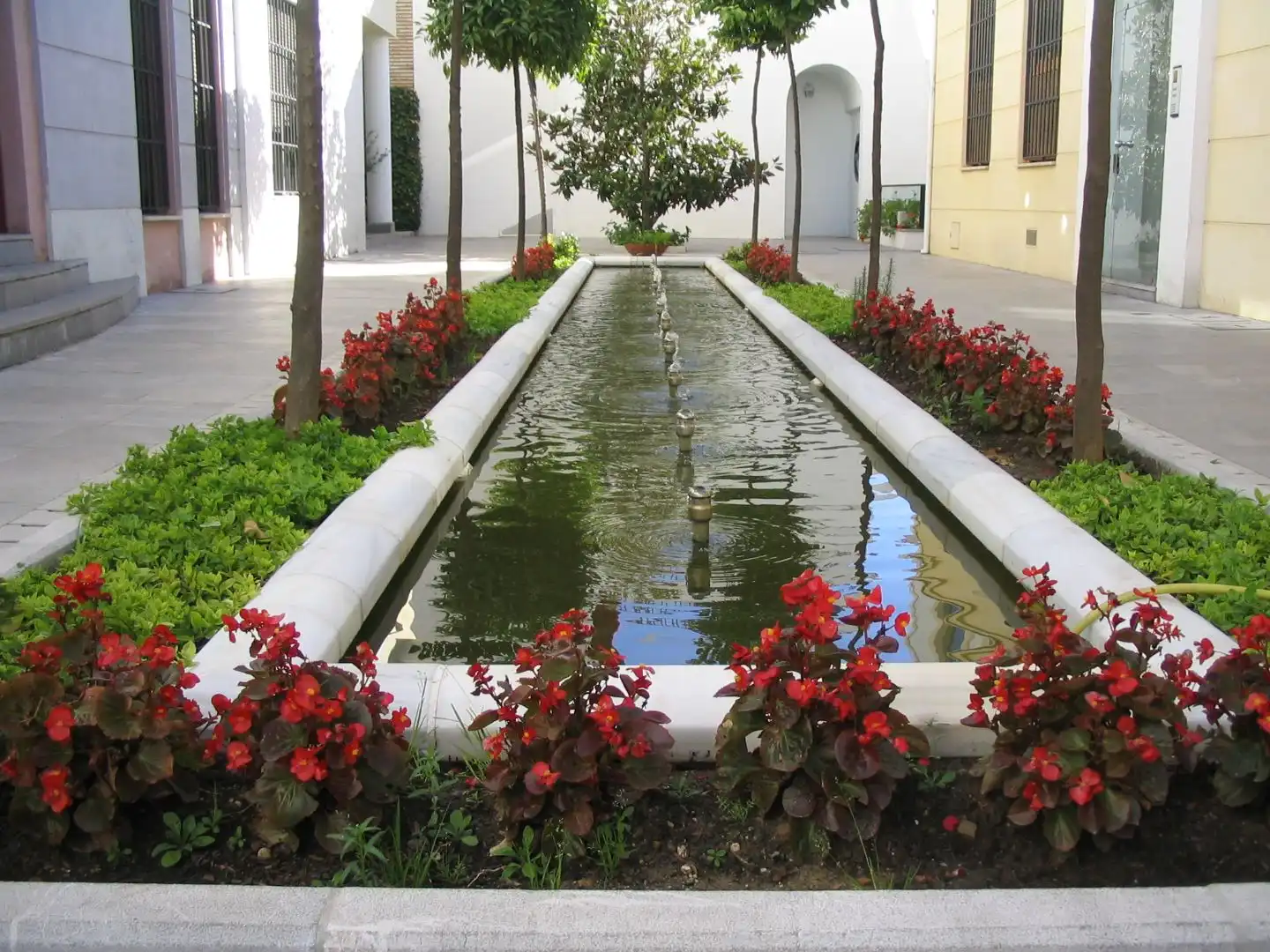 Pis amb jardí de lloguer a ANGEL DE SAAVEDRA 8