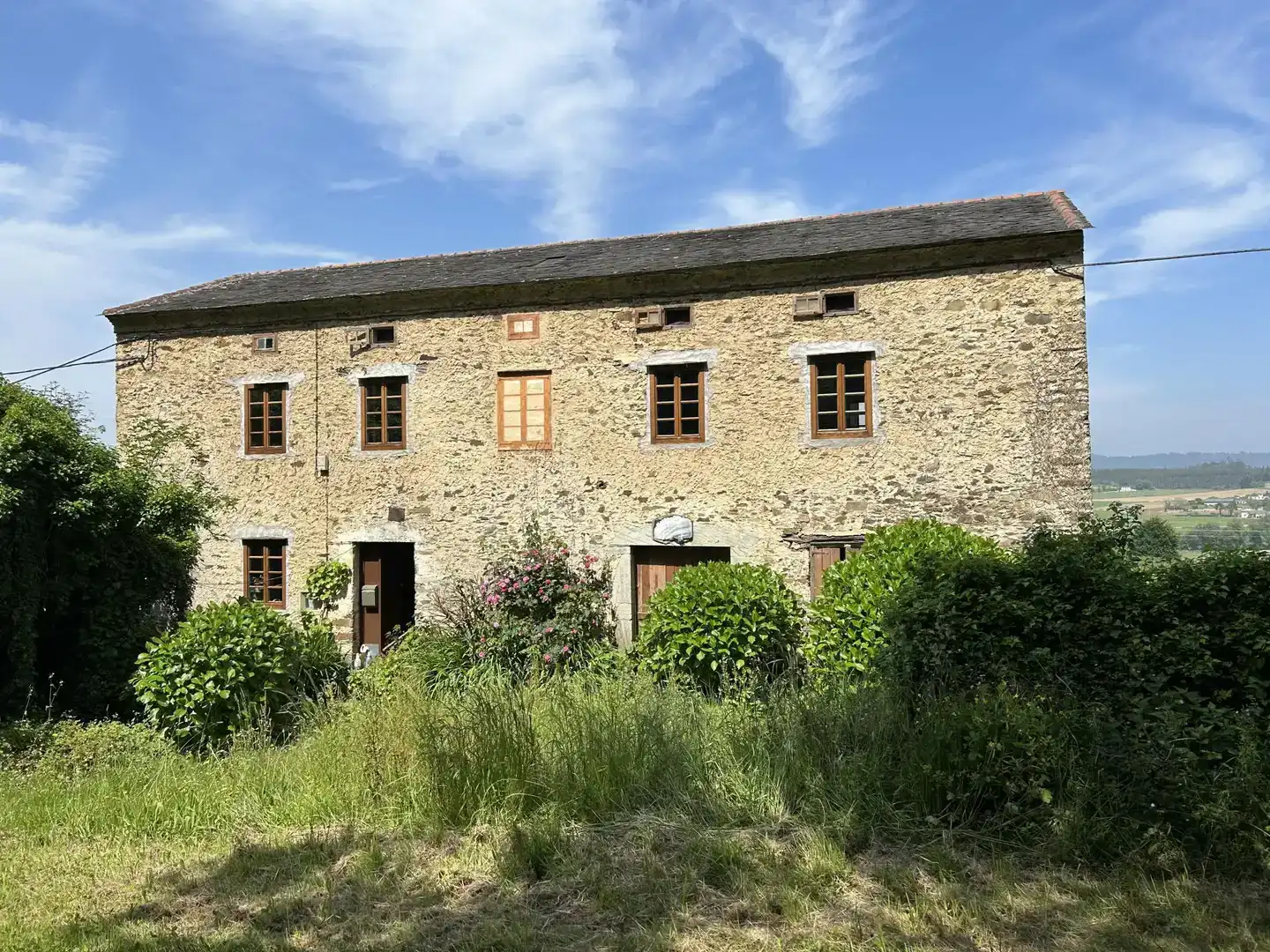 Vista exterior de Finca rústica en venda en Castropol amb Jardí privat