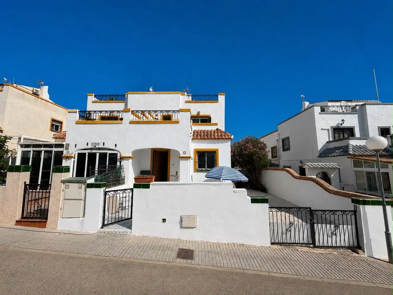 Casa aparellada amb terrassa en venda a Orihuela Costa, imagen 31