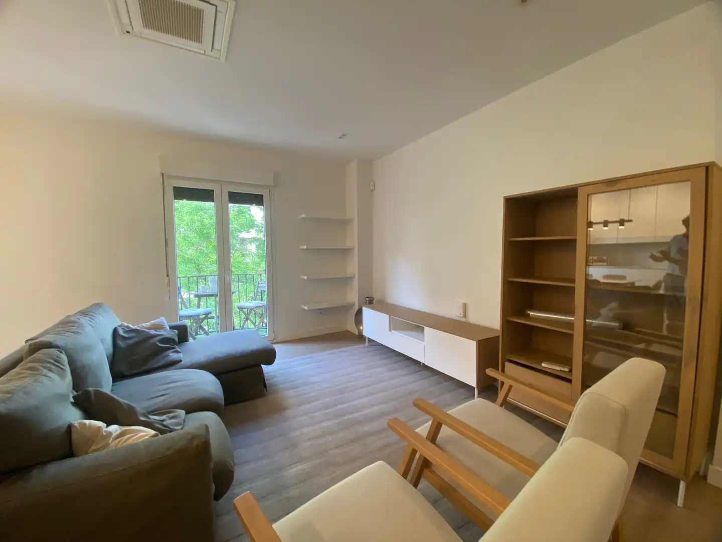 Sala d'estar de Apartament de lloguer en Madrid amb Aire condicionat, Calefacció i Moblat