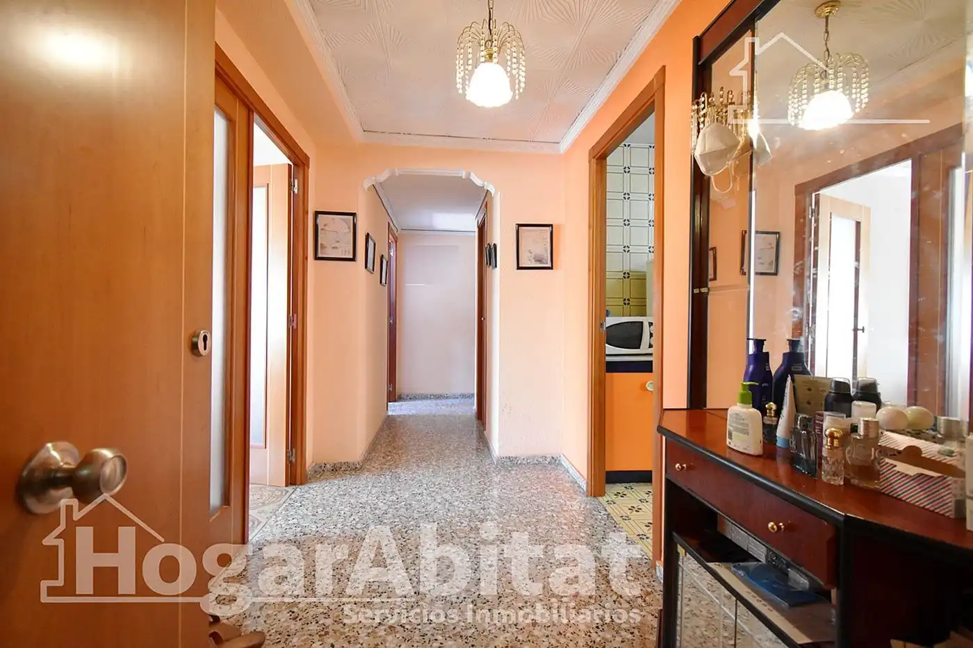 Wohnung zum Verkauf in Oliva mit Klimaanlage, Heizung und Terrasse