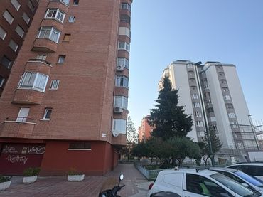 Pis amb balcó en venda a Calle Parque Arturo León