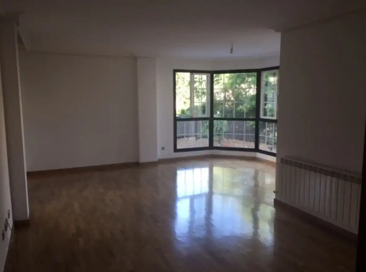 Wohnzimmer von Wohnung zur Miete in Las Rozas de Madrid mit Klimaanlage, Parkett und Abstellraum
