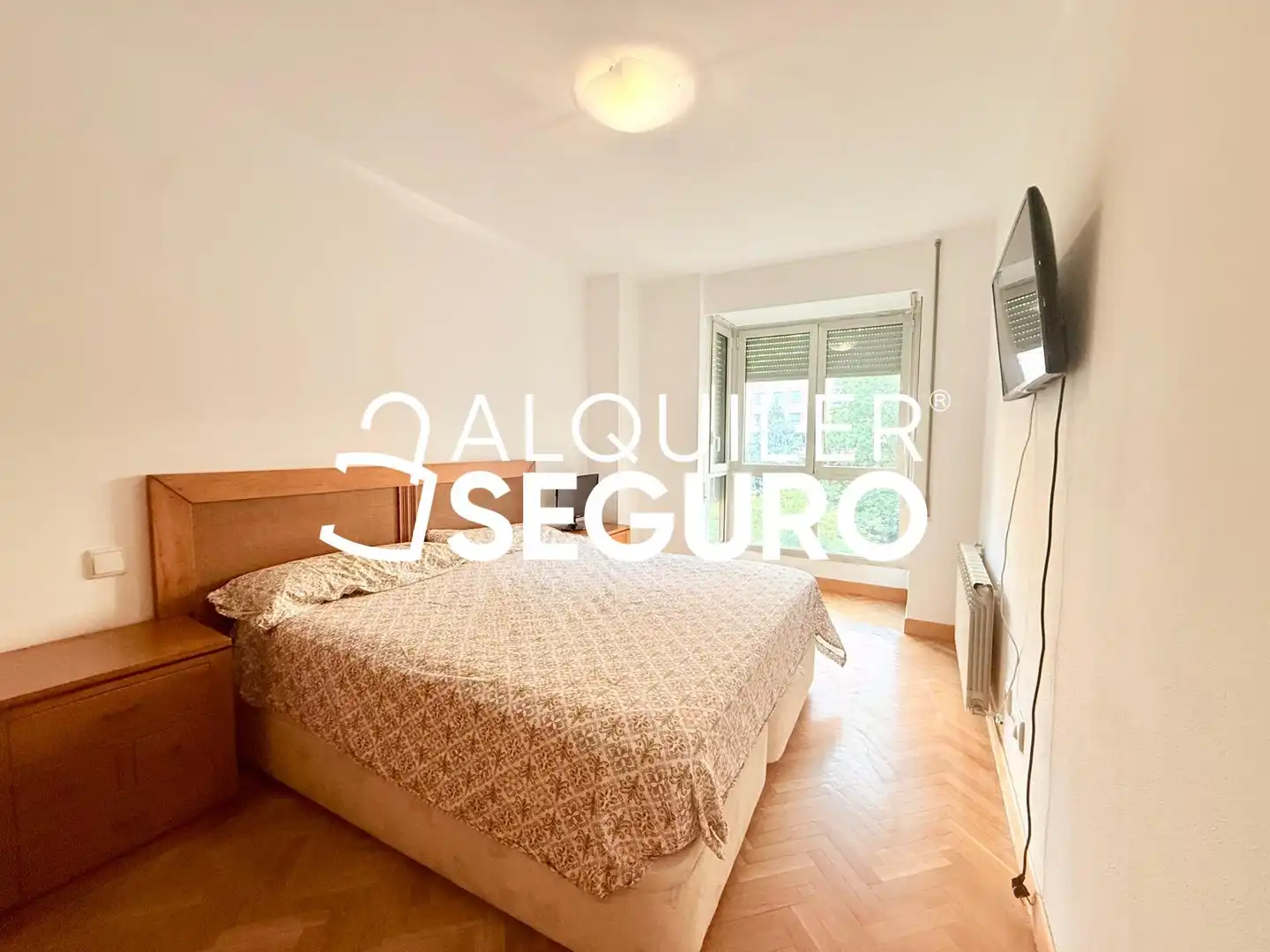 Bedroom of Flat for rent in Madrid  with Air Conditioner and Heating