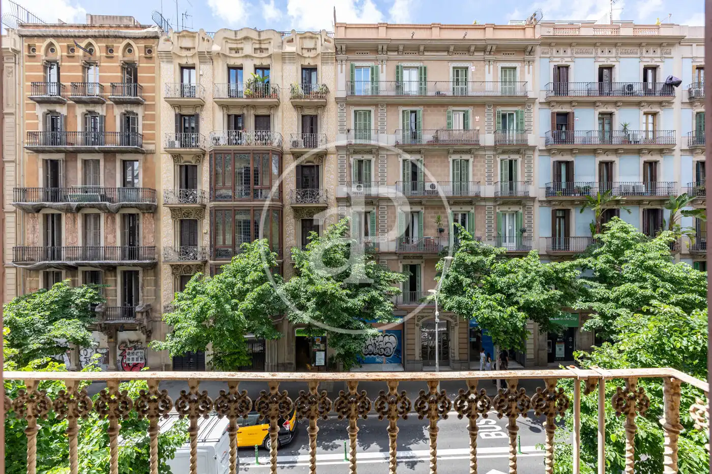 Vista exterior de Pis en venda en Barcelona amb Aire condicionat, Calefacció i Balcó