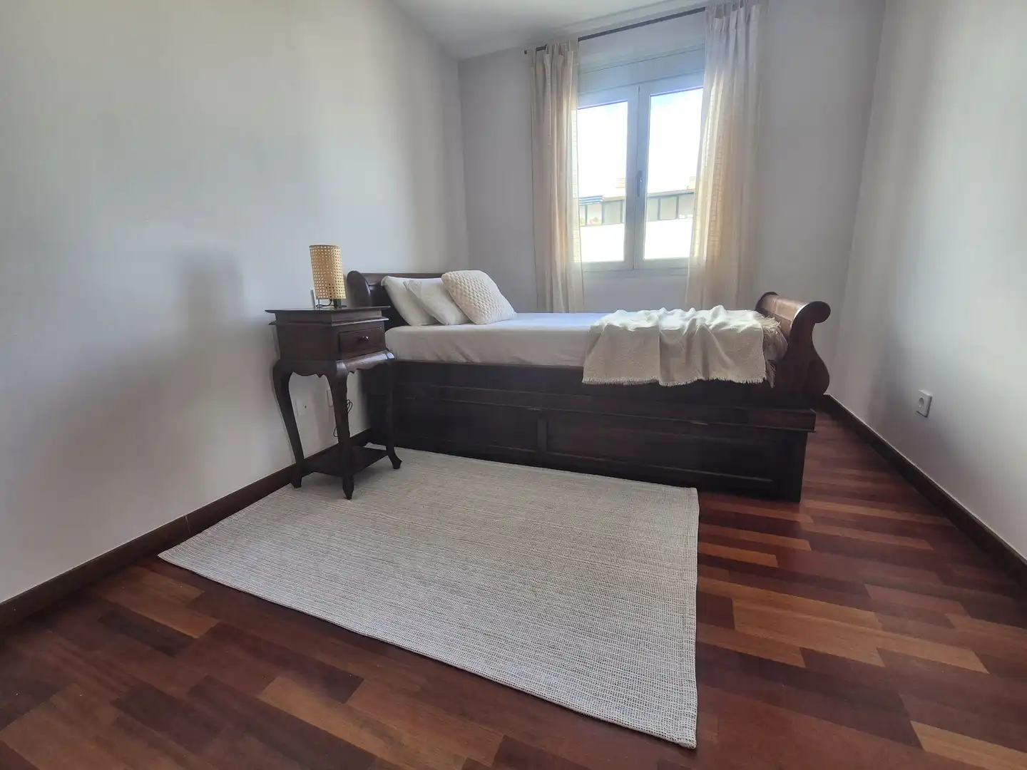Habitación de Piso de alquiler en Las Palmas de Gran Canaria con Jardín privado, Trastero y Amueblado