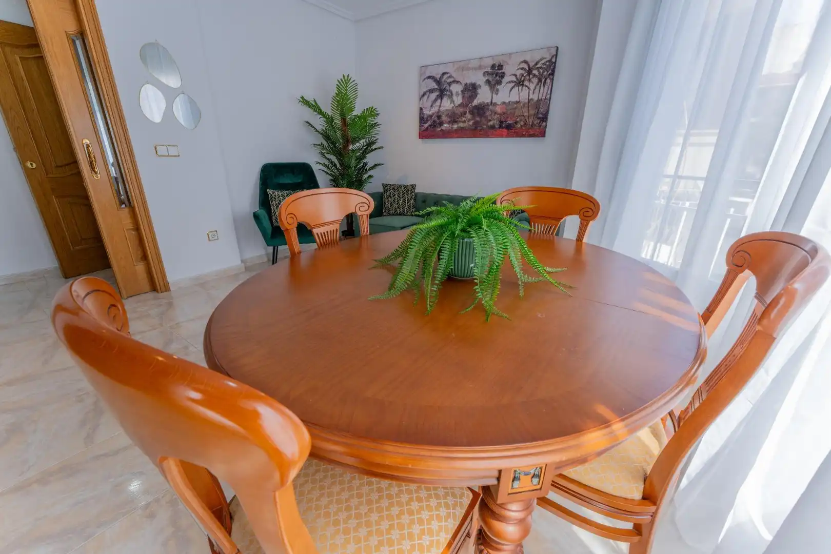 Comedor de Piso en venta en Elche / Elx con Aire acondicionado, Amueblado y Balcón