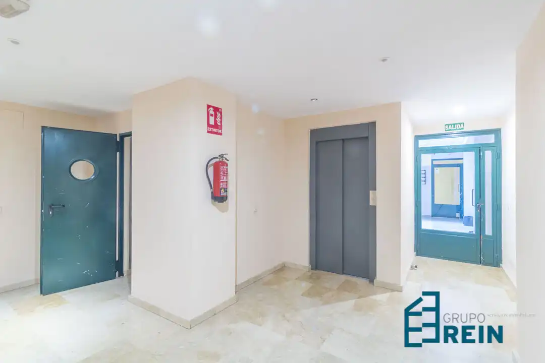 Flat for sale in Recas  with Air Conditioner, Heating and Alarm