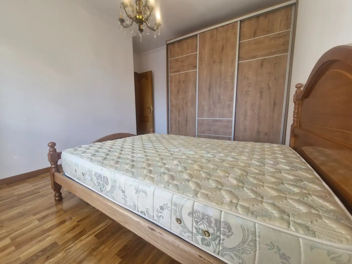 Schlafzimmer von Wohnung zum Verkauf in Foz mit Heizung, Abstellraum und Möbliert