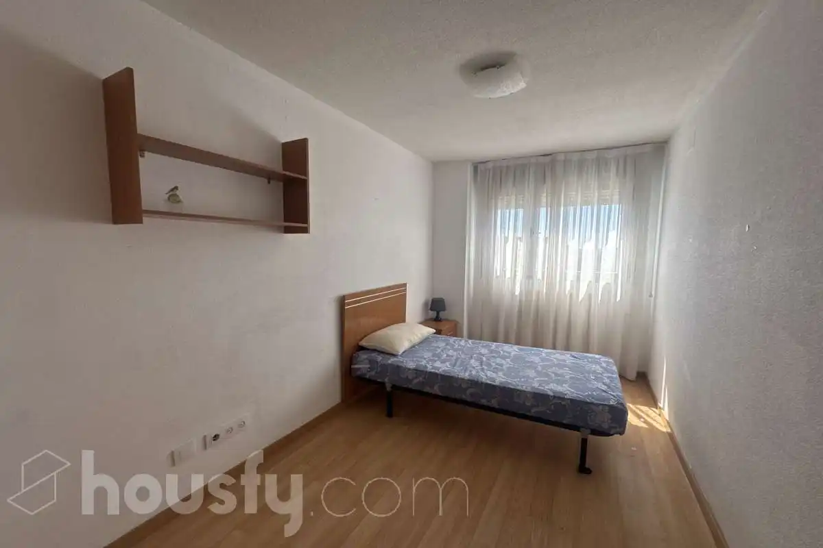 Habitación de Piso de alquiler en Valdemoro con Parquet y Amueblado
