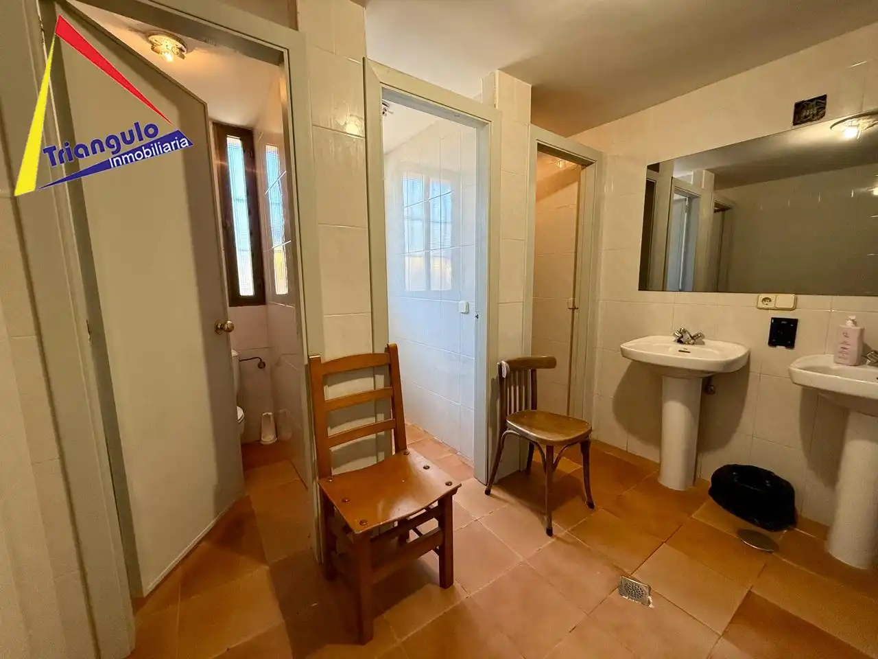 Bany de Casa o xalet en venda en Trescasas amb Aire condicionat, Terrassa i Moblat